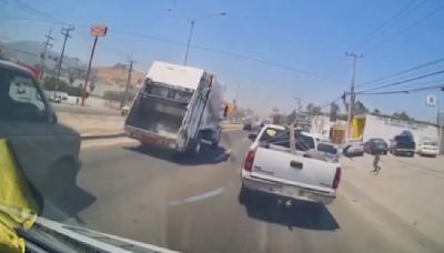 VIDEO SENSIBLE: Niña es atropellada en Maclovio Rojas, Tijuana, BC; conductor se da a la fuga