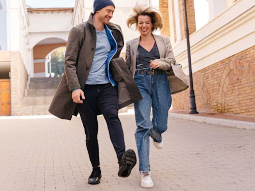 Diez abrigos en oferta de hombre y mujer para adelantarte al invierno y ahorrar