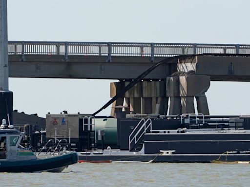 Barcaza choca contra puente en Galveston, Texas y provoca derrame de petróleo - El Diario NY