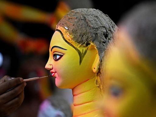 Mumbai Gears Up For Navratri, Artisans Give Final Touches To Idols Of Goddess Durga | VIDEO - News18