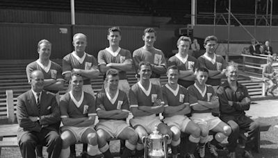 ‘Busby Babe’ Jeff Whitefoot dies aged 90