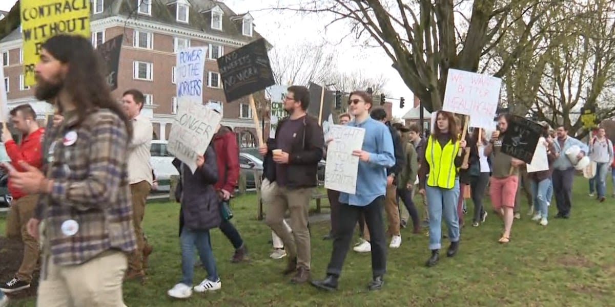 Dartmouth grad students go on strike