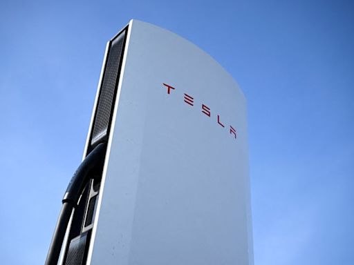 German environmental authorities approve Tesla site expansion