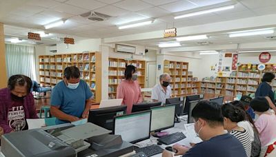 老農申請農損救助舟車勞頓 雲林馬光圖書館增申報站