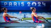 Antonia y Melita Abraham brillan en su estreno en el remo de París 2024 y avanzan a semifinales - La Tercera