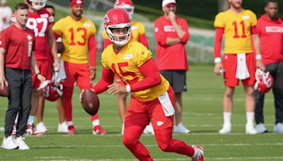 Patrick Mahomes, Chiefs Uncork The Most Insane Trick Play