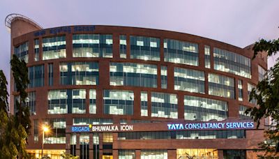 TCS Q1 Result Live: IT stock in red ahead of earnings, revenue likely to be at 5-quarter high