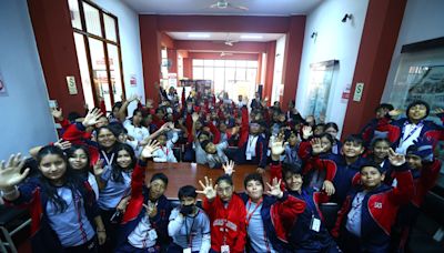Escolares del San Luis Gonzaga de SMP visitaron la Agencia Andina y el Diario El Peruano