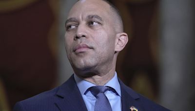 Democratic Leader Jeffries does not guarantee his party will save Speaker Johnson again