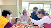 北榮桃分院安寧病房母親節活動 兒女為媽媽做精油按摩 | 蕃新聞