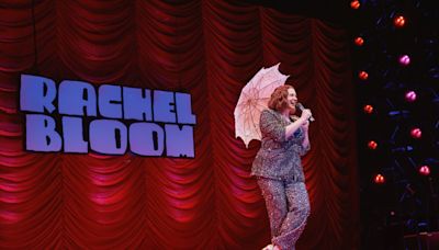 Rachel Bloom Sets Netflix Debut For Stage Show Turned Special ‘Death, Let Me Do My Show’