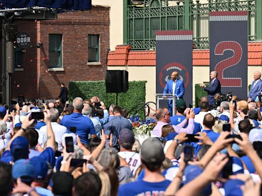 Chicago Cubs develan estatua de Ryne Sandberg