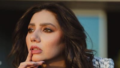 Mahira Khan REACTS After Person Throws An Object At Her On Stage