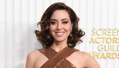 Aubrey Plaza Says She Would've Avoided Her Revealing 2023 SAG Awards Dress 'If I Had Giant Knockers'