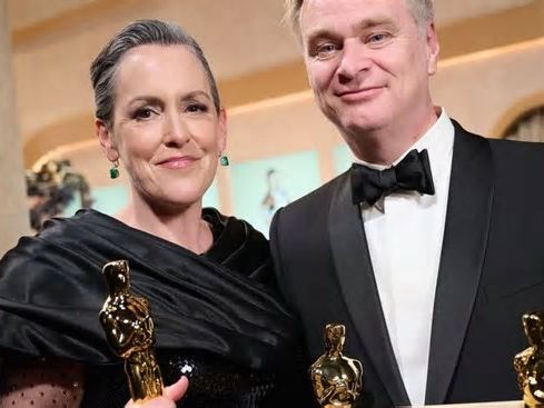 Christopher Nolan wird von König Charles zum Ritter geschlagen