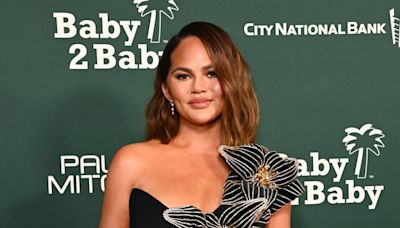 Chrissy Teigen se siente 'orgullosa' de protagonizar la portada de Sports Illustrated Swimsuit