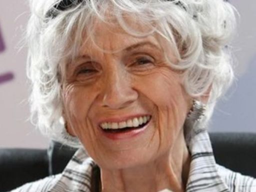 Murió Alice Munro, ganadora del Premio Nobel de Literatura, a los 92 años