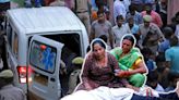 ¡HECATOMBE EN INDIA! Estampida en evento religioso más de 100 fallecidos y decenas de heridos