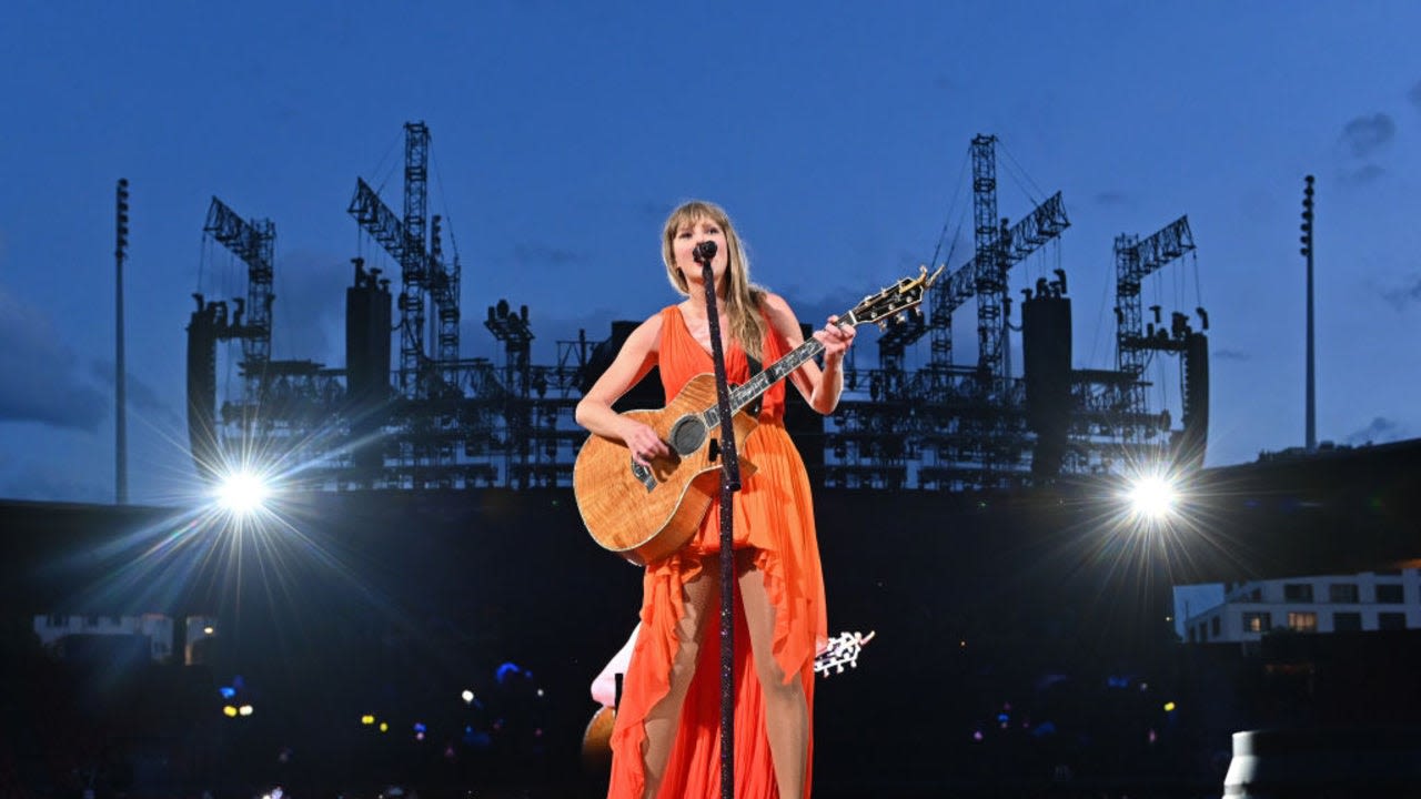 Taylor Swift Celebrates 113th Eras Tour Show With 'Favorite Songs'