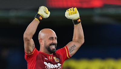 Reina and Moreno all set for Como free transfers