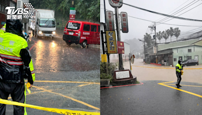 天氣／新北午後雷雨成災！道路淹成河流 三峽土石流疏散9人