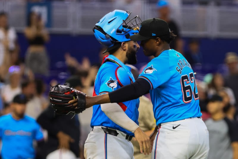 MLB roundup: Marlins end Padres’ win streak after overturned HR