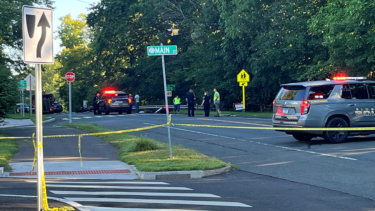 Route 189 closed between Simsbury and East Granby after crash