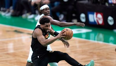 Donovan Mitchell is doing it all for the Cavs in Game 1: Highlights