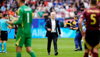 Same old story but Deschamps' France march on