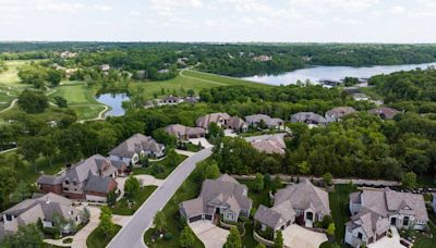 Loch Lloyd combines a serene setting, artisan builders and varied architectural styles to create dream homes