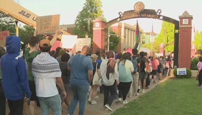 Hundreds turn out for pro-Palestinian protest at Saint Louis University