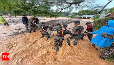 Wayanad landslides aftermath: Armed forces join hands to speed up rescue operations | Kochi News - Times of India