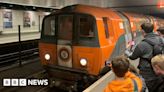 Glasgow says goodbye to old subway trains