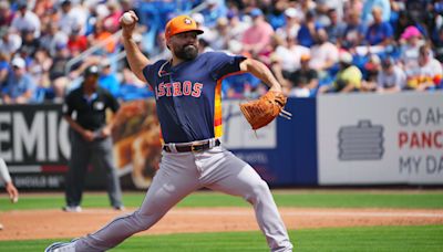 Injured Houston Astros Pitchers Play Catch Before Atlanta Braves Game