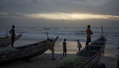 At least 30 bodies found on boat along migrant route off Senegal | BreakingNews.ie