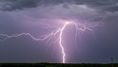 Wenn es blitzt und donnert: So verhält man sich richtig bei Gewitter