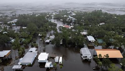 La tormenta Debby paralizó los grandes aeropuertos de Florida y dejó a cientos de pasajeros varados