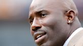 Terrell Davis says he was handcuffed by FBI on United flight after false accusation: 'Disgusting display of injustice'