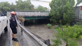 Inician cierres viales en Nuevo León por fuertes lluvias provocadas por ‘Alberto’
