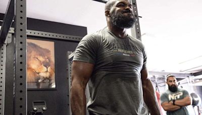 Jon Jones coloca aposentadoria em xeque para o futuro: "Difícil dizer"