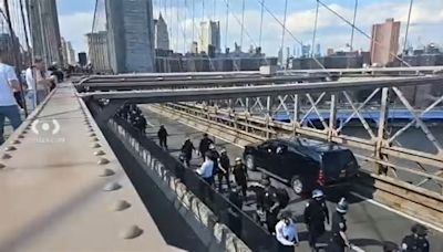 Pro-Palestinian demonstrators snarl traffic on Brooklyn Bridge, leading to arrests