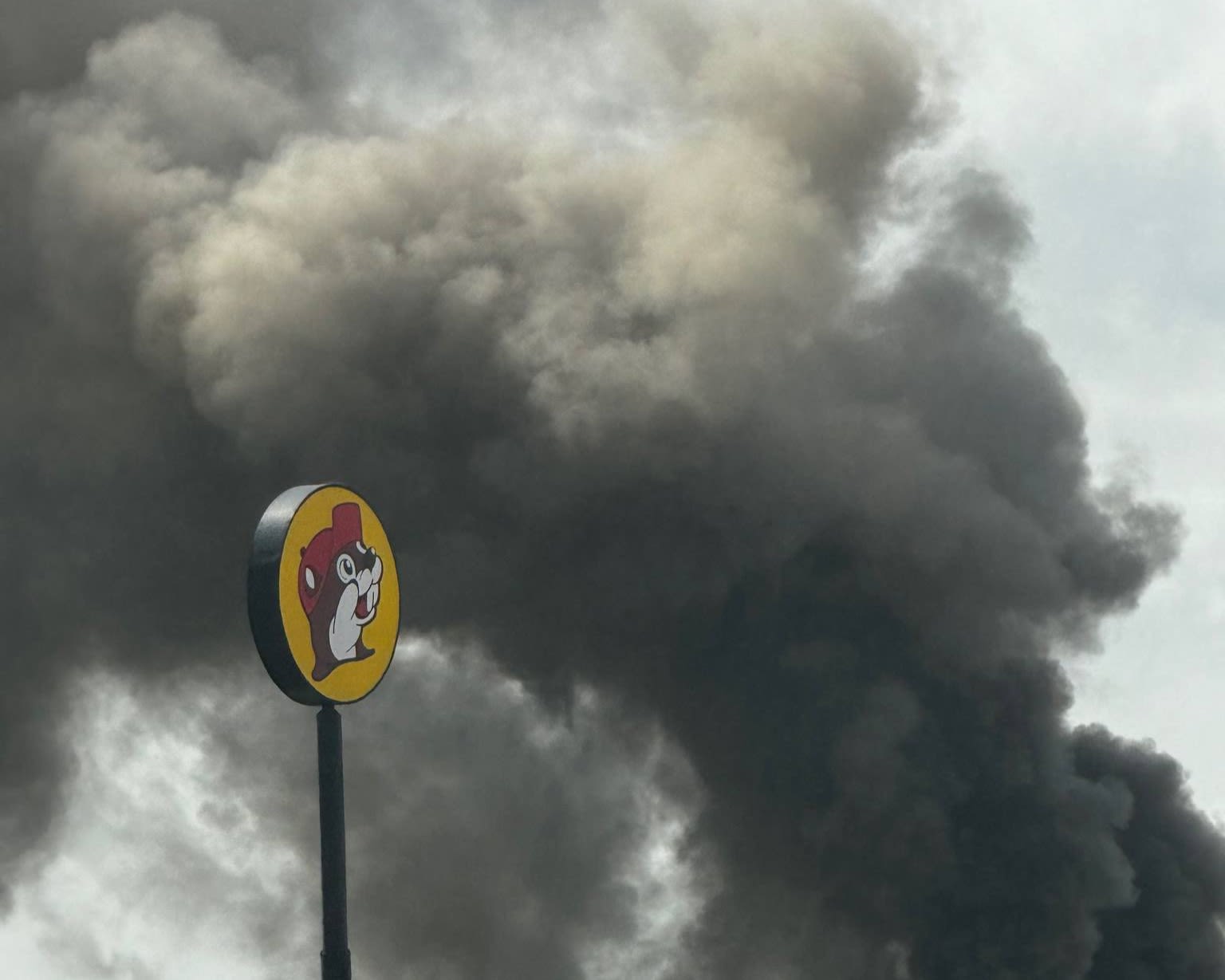 Old Luling Buc-ee's goes up in flames; world's biggest left unharmed next door