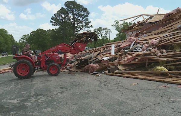 Tornado damages bar, high school in Sullivan