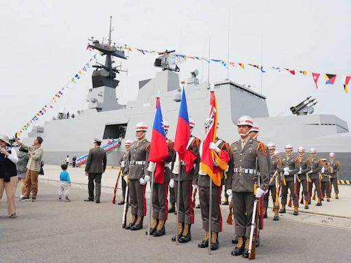 海軍敦睦艦隊新一代兵力軍艦抵台中港 中市府贈加菜金感謝保家衛國 | 蕃新聞