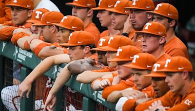 Texas baseball, coach David Pierce saddled with an early exit, uncertain future | Bohls