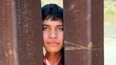 “Vi a otros migrantes morir”: Menor guatemalteco caminó sin compañía un mes para llegar a EE.UU.