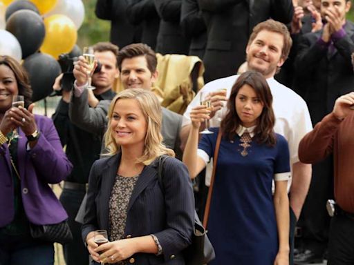 'Parks and Recreation' Fans 'Happy Cry' Over Surprise Cast Reunion Photos