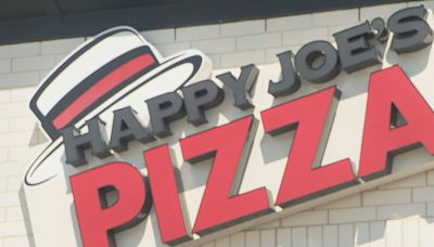 Former Hiawatha Happy Joe’s Pizza employees waiting for final paychecks