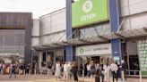 Hundreds queue as new Oxfam charity superstore opens its doors | ITV News