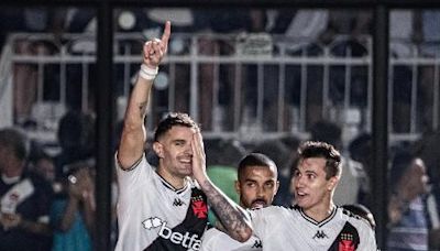 Vegetti revela conversa com Coutinho sobre Vasco: 'Está muito entusiasmado'